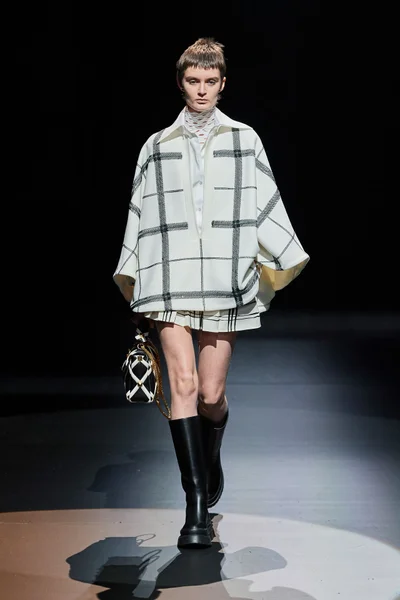 Look 26